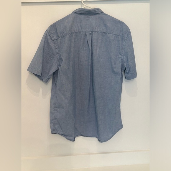 Men’s size large slim fit blue short sleeve button-down - Picture 2 of 3